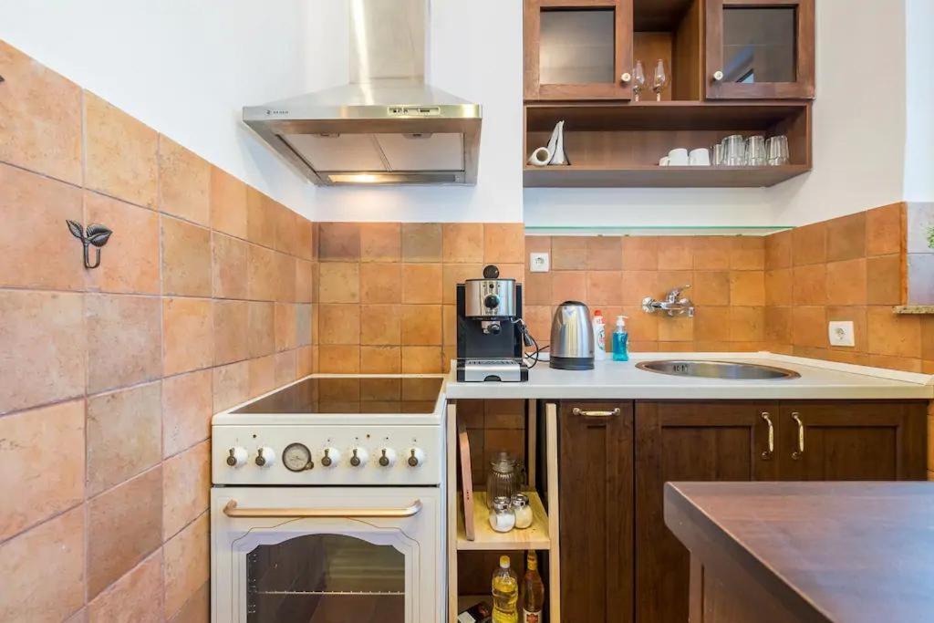 Funky Fresh Place In The Heart Of София Екстериор снимка